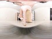 under giantess soles