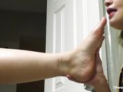 Escrava aos lindos pés