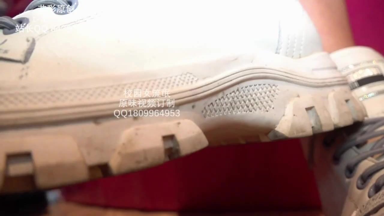 Asian Girl's Beautiful Shiny Pantyhose Feet