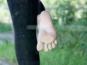 Daise Straus - DAISE Outside in backyard