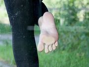 Daise Straus - DAISE Outside in backyard