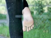 Daise Straus - DAISE Outside in backyard