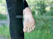 Daise Straus - DAISE Outside in backyard