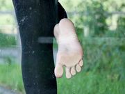 Daise Straus - DAISE Outside in backyard