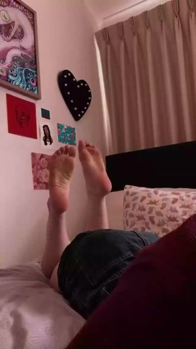 Feet 1734