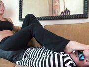 Goddess Sniffing sweaty gym feet