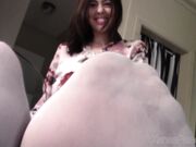 gia+in+stockings_1080p