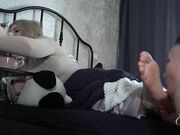 Goddess Valeria - Lexi worships My Stepmom's feet in the morning