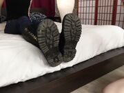 Under Girls Feet - Lick My Dirty Boots Schickse