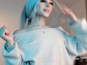 Seductive Ts Showing That Sexy Ass And Feet