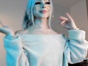 Seductive Ts Showing That Sexy Ass And Feet