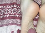 Cum on my wifes soles