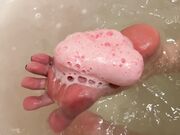 Ladys House LADY FEET IN THE BATHTUB