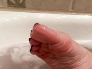 Ladys House LADY FEET IN THE BATHTUB
