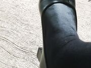 Trouble on a rainy day, at the bus stop ⛈️⛈️⛈️