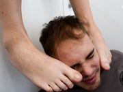 Czech Soles - Marketka - This place is dirty. Clean my feet! Now!