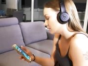 Bratty Foot Girls - Naomi Swann - Naomi's Unaware Bug Problem SFX