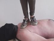 Loren trampling close up in shoes
