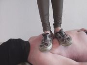 Loren trampling close up in shoes