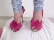 Sasha trampling in EXTREME pink high heels!