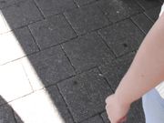 Karolinka - barefoot in the city