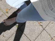 Karolinka - barefoot in the city