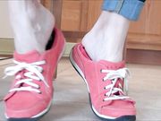 Mo Rina - sneaker heel pop