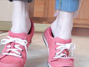 Mo Rina - sneaker heel pop