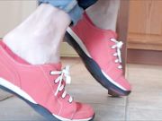 Mo Rina - sneaker heel pop