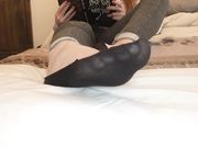 Sweetsoles - Reading Ignoring Foot