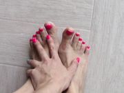 Cayenne - pink toes feet tease