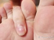 Dominant Princess - My Feet On Your Face