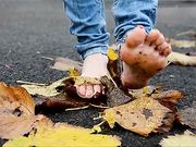 Barefoot Urban Girls - RED-X - barefoot autumn in Lugano