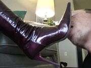 Goddess Zephy – Lick my boots, bitch