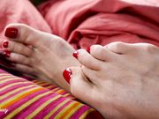 Stella Liberty - Toes Red Sleepy Feet