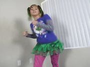 HANNA'S STINKY FEET DOMINATE YOU!