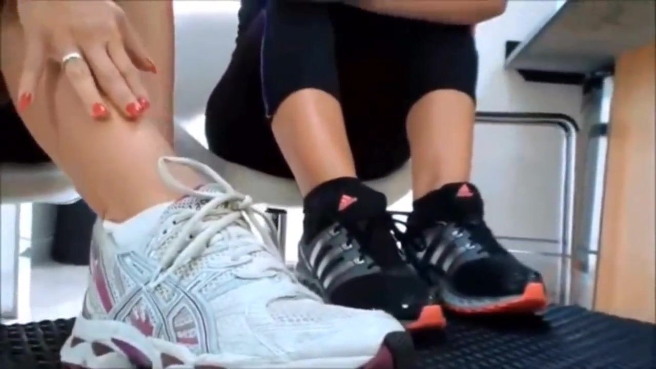 Lucy Zara - Beg to smell our sweaty feet